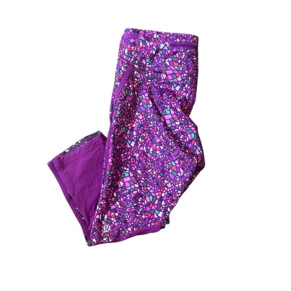 Lululemon Real Quick Crop Paradise Camo Royal Plum Size 4 - Picture 11 of 11